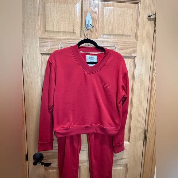 Hunter Sleepwear Red Lounge Set V-Neck Sweatshirt & Cargo Joggers Small NWOT - Picture 7 of 13